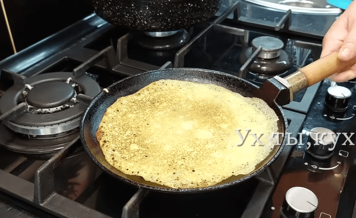 Кухарі розповіли, як зробити ніжні картопляні млинці з найсмачнішою начинкою