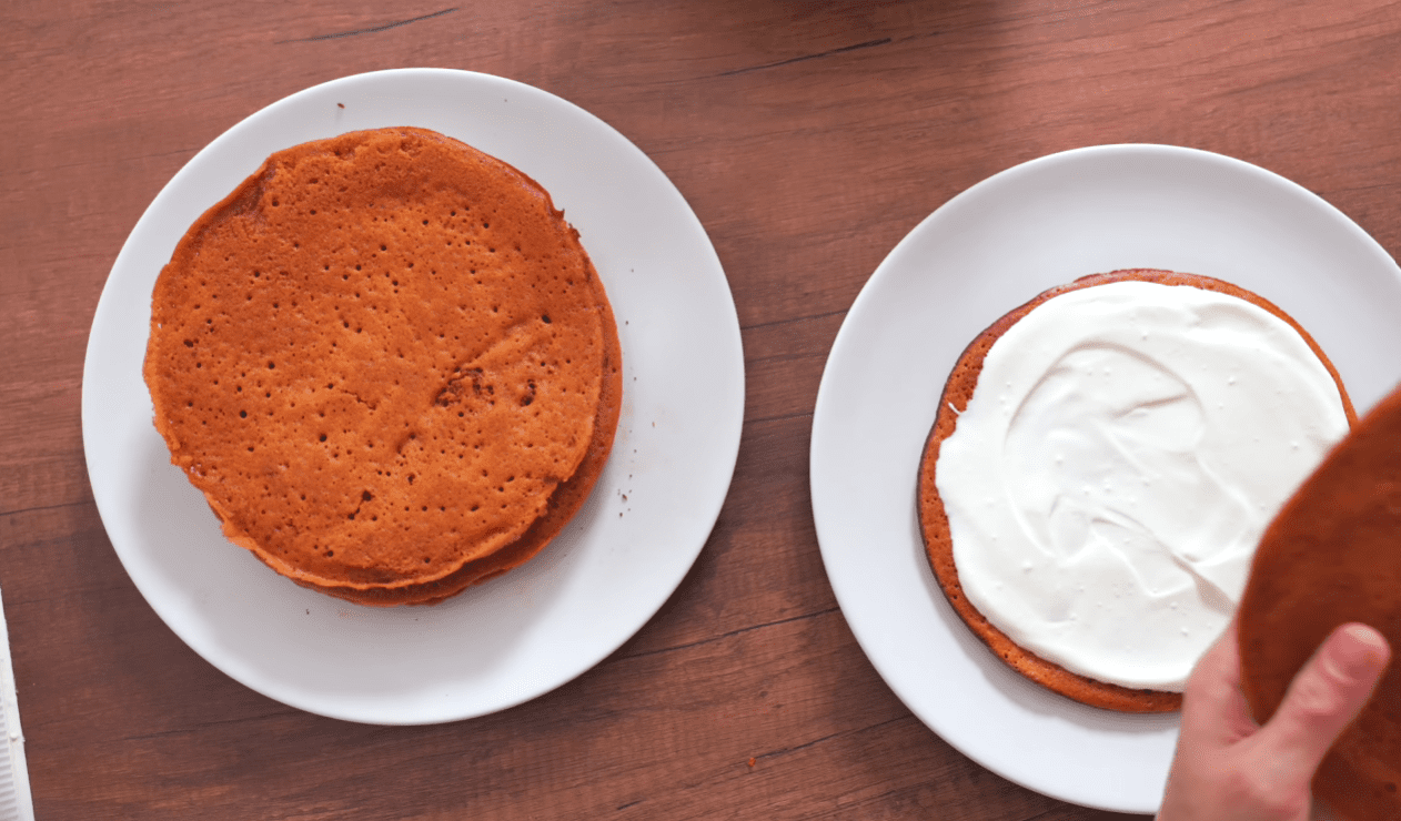 Рецепт незвичайного Медовика без духовки