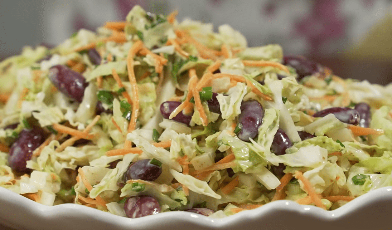Рецепти: як приготувати 3 оригінальні салати з пекінської капусти