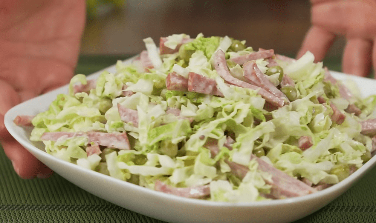 Рецепти: як приготувати 3 оригінальні салати з пекінської капусти