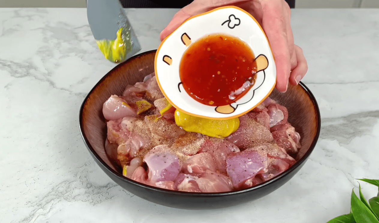 Рецепт неймовірно смачної страви з курки, капусти, картоплі: 3 в 1