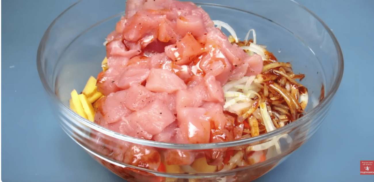 Рецепт повноцінної вечері для сім'ї: загорніть у пергамент і на сковороду