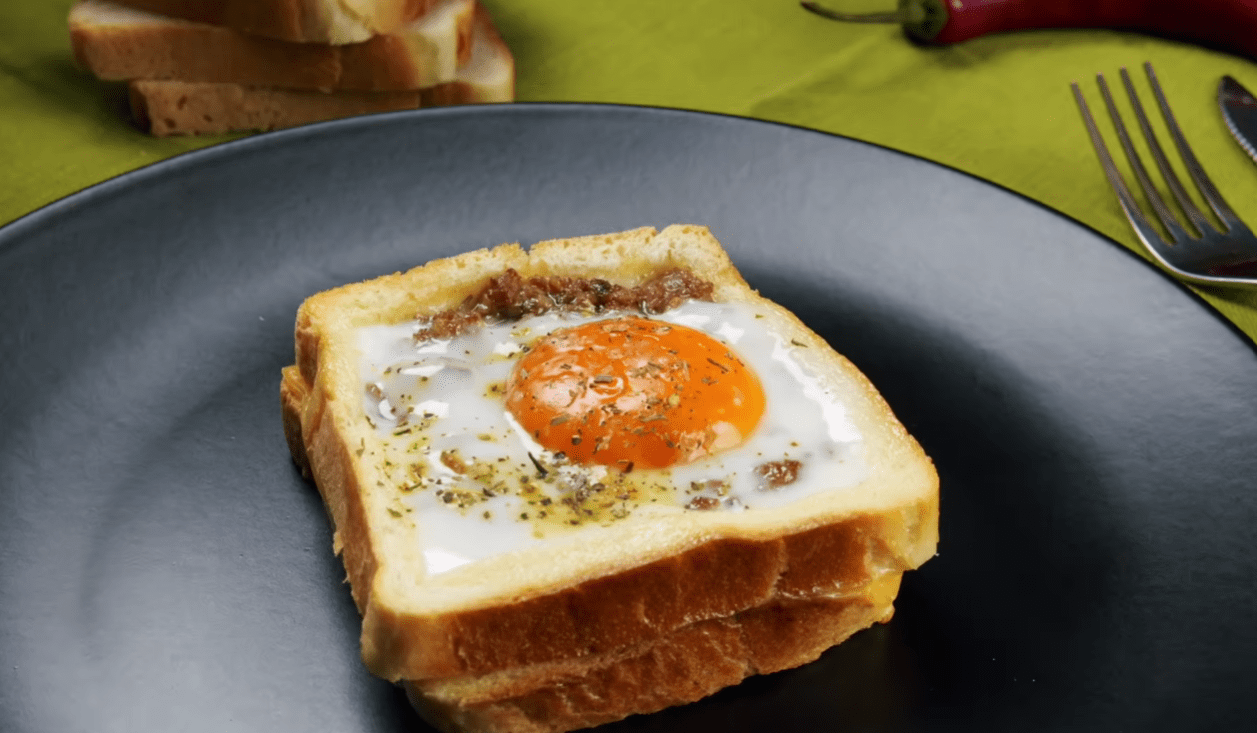 Кулінари розповіли 2 смачні рецепти з фаршем та хлібом на будь-який смак