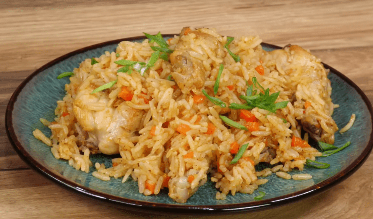 Рецепт рису з крильцями, який готується в одній каструлі