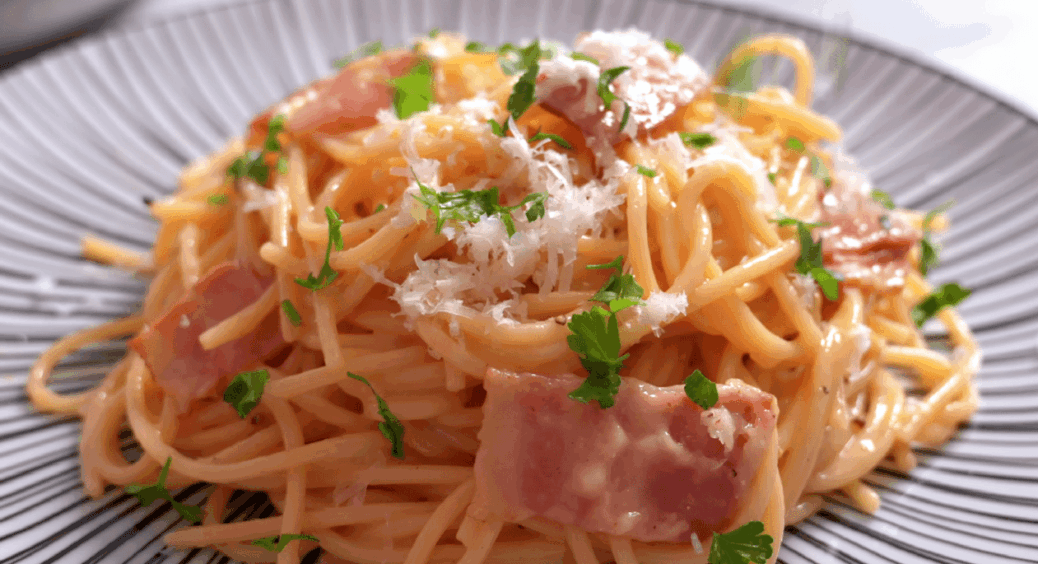 Кожен 2 відвідувач ресторану замовляє саме ЦЕ: готуємо найпопулярнішу страву з макаронами 