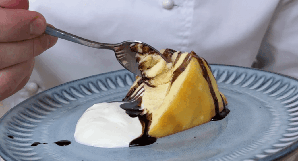 Всі думають що це Чізкейк, але це справжня Закарпатська Запіканка! Все змішали та в духовку 