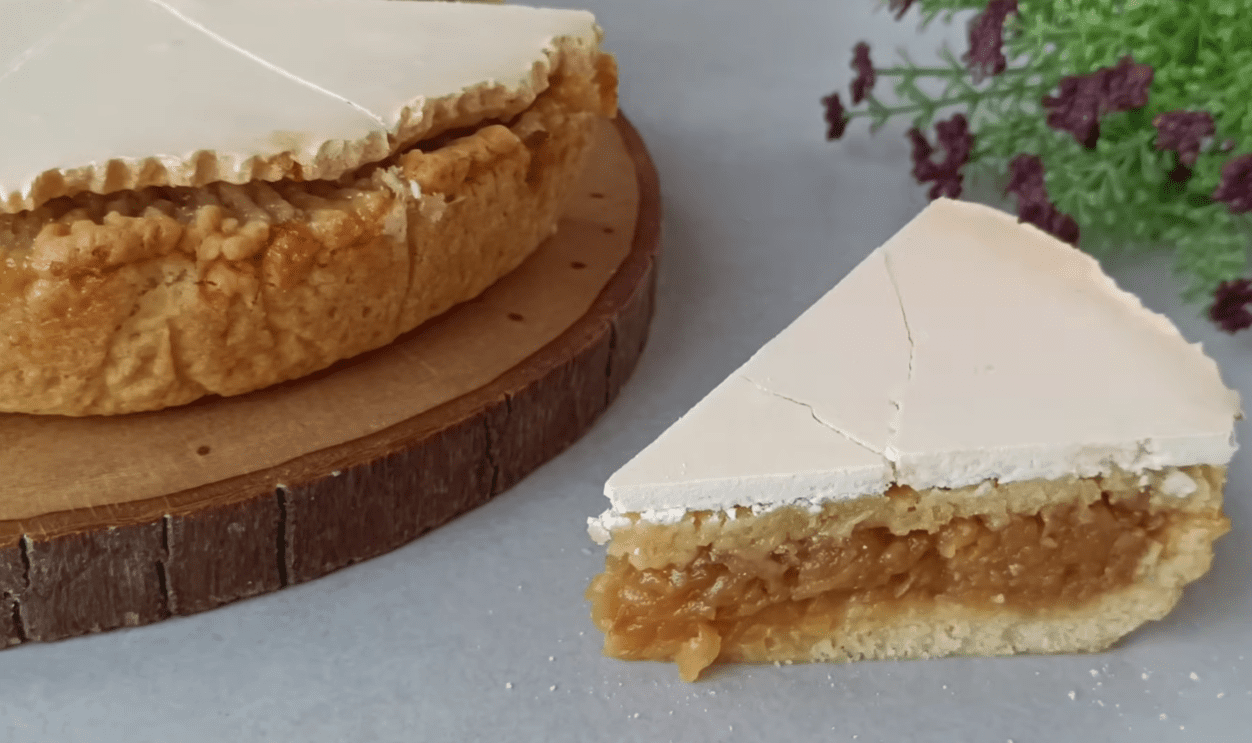 Рецепт найсмачнішого пирога з яблуками, який зовсім не схожий на Шарлотку