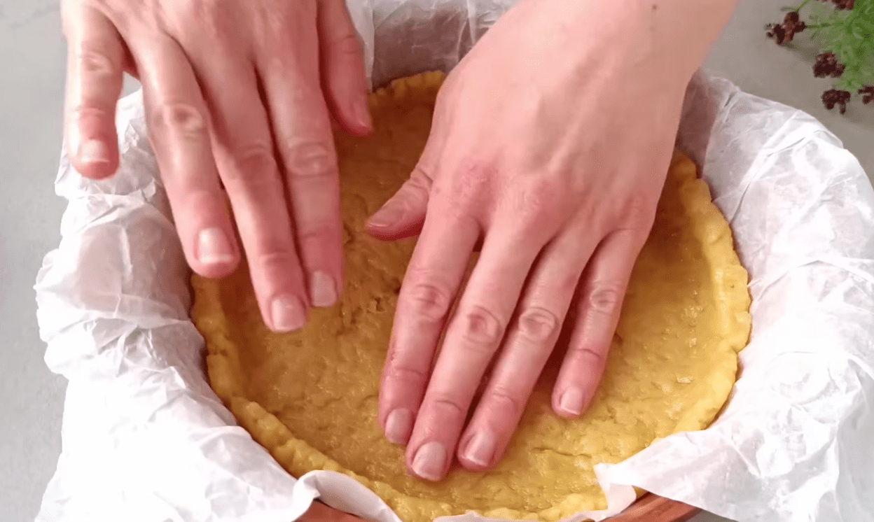 Рецепт найсмачнішого пирога з яблуками, який зовсім не схожий на Шарлотку