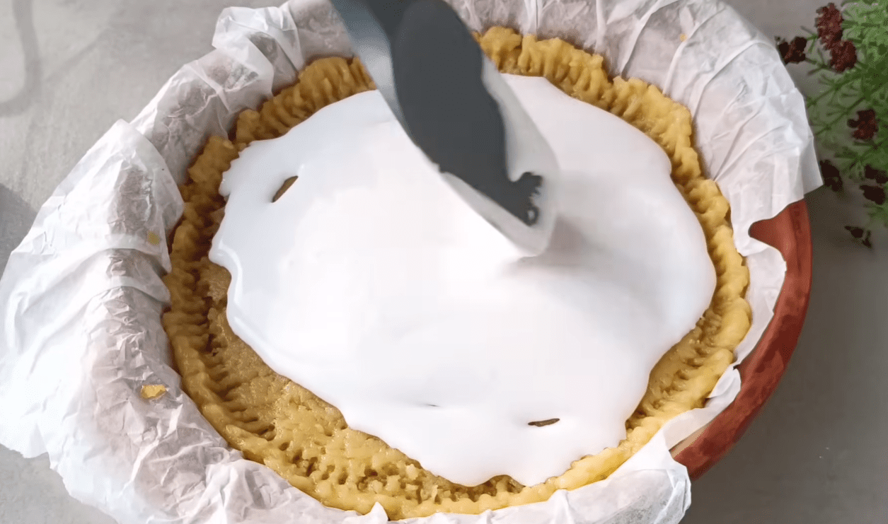 Рецепт найсмачнішого пирога з яблуками, який зовсім не схожий на Шарлотку