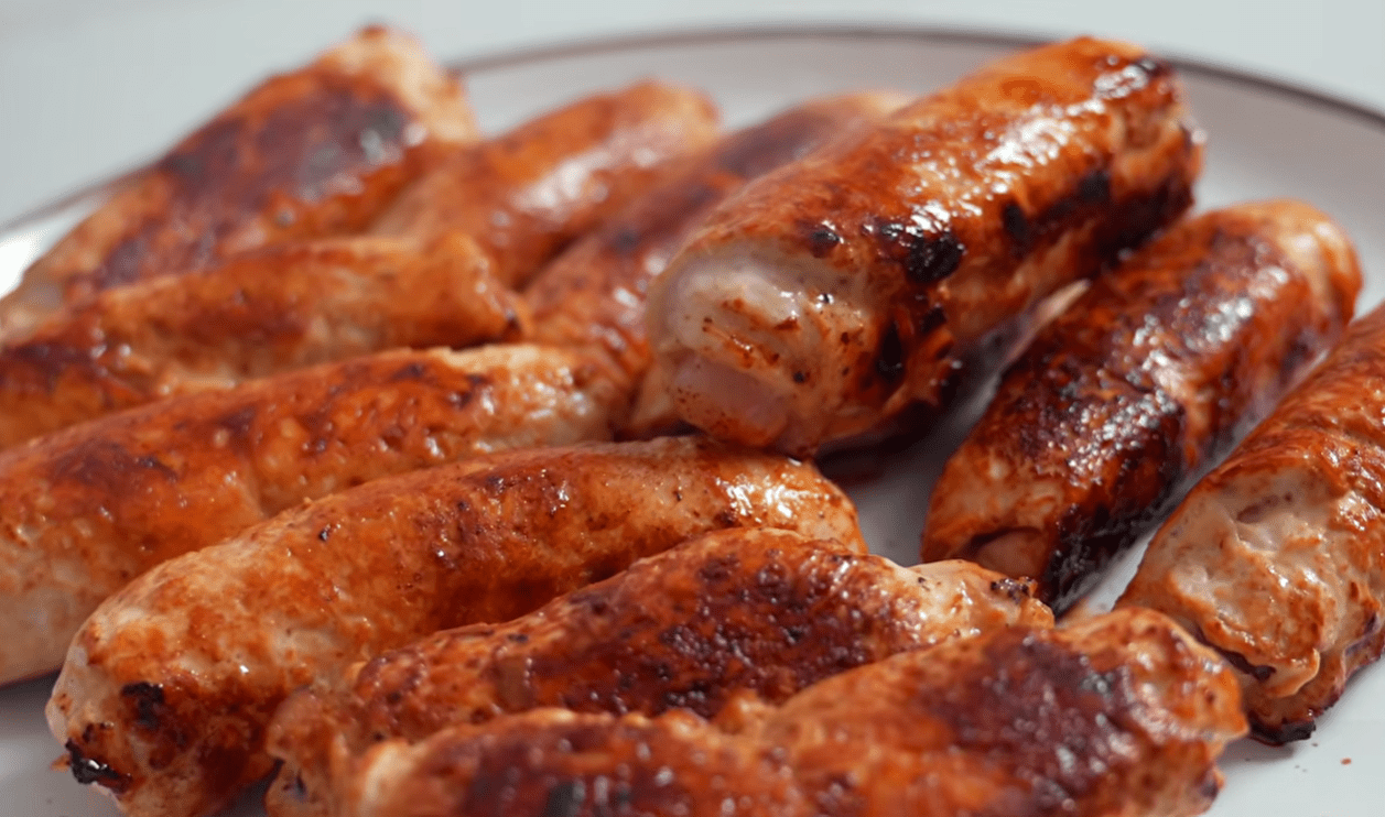 Цікавий рецепт кручеників з курячого філе, сала та журавлини