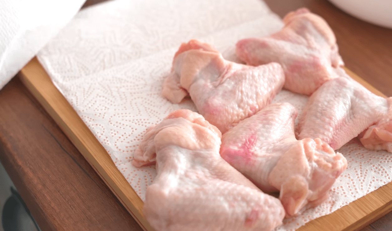 Кулінари розповіли, як приготувати по-справжньому хрусткі курячі крильця