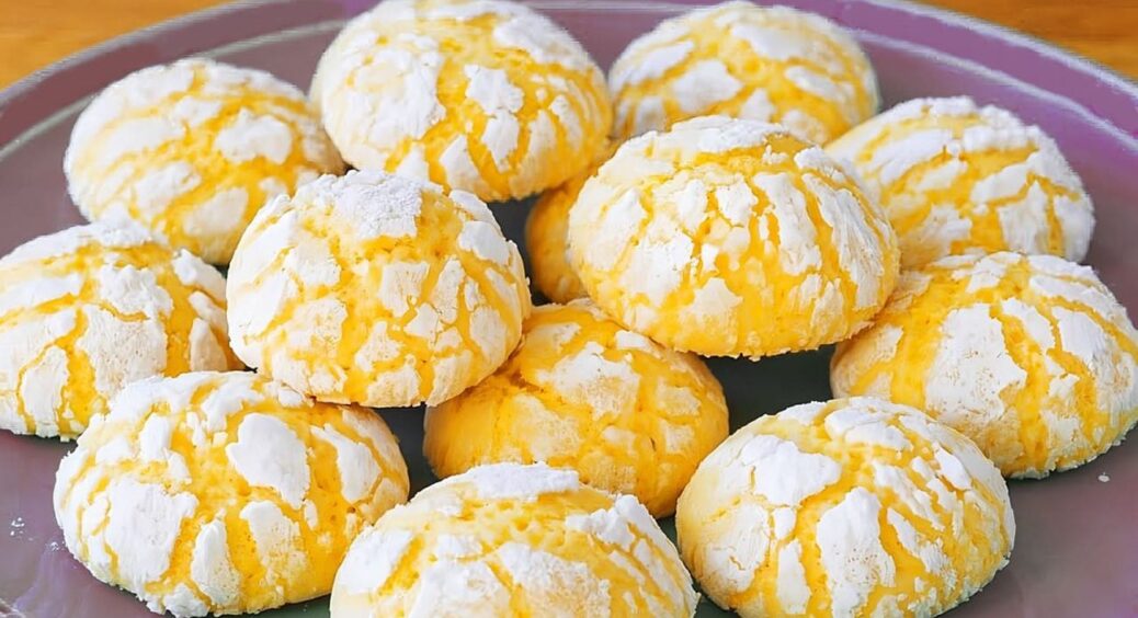 Руки чисті, а на столі ціла миска ніжного лимонного печива: 1 рецепт, а задоволення на всі 100 