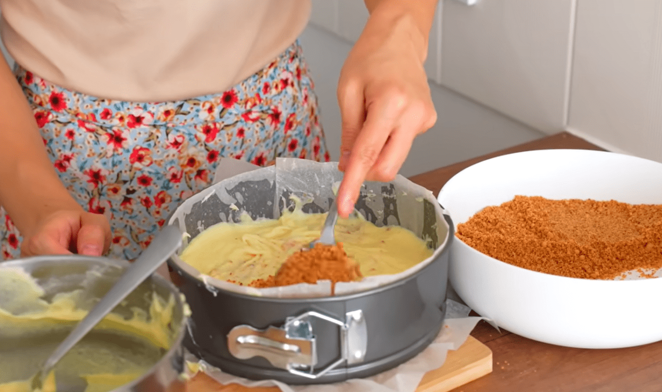 Рецепт дуже смачного торта за 15 хвилин без печива і духовки