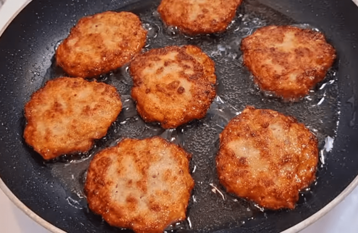 Кулінари розповіли, як із жмені фаршу приготувати гору котлет