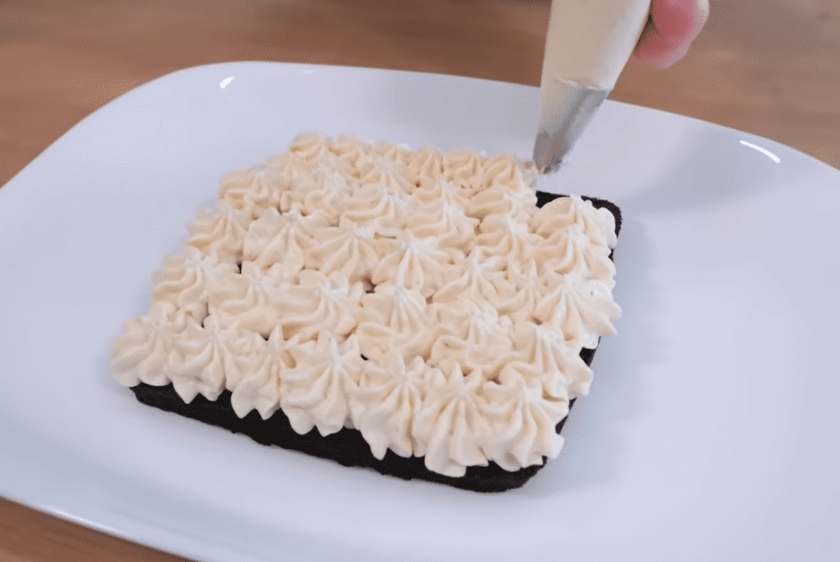 Кулінари розповіли, як приготувати смачний торт без цукру і борошна