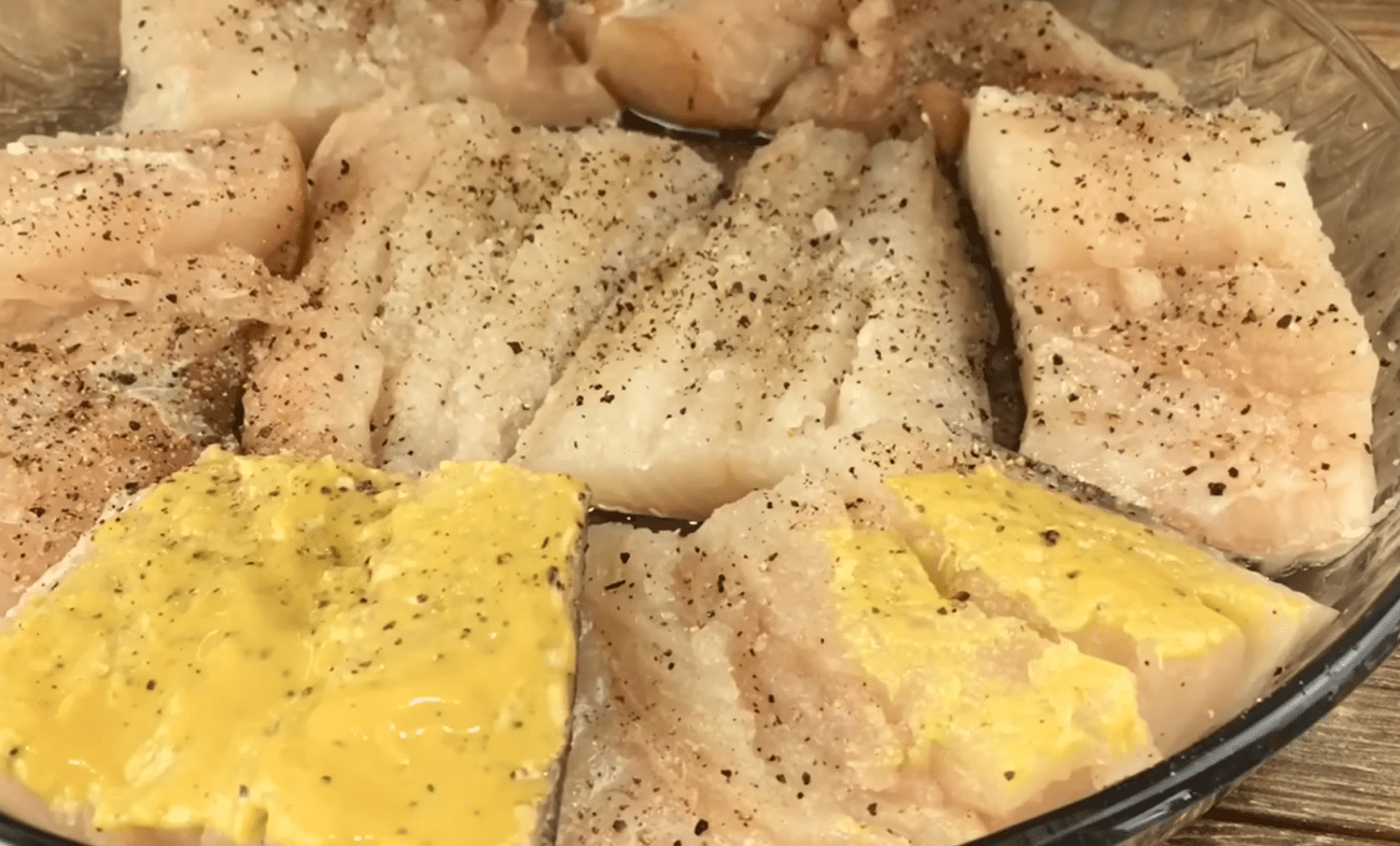 Рецепт минтая по-французьки у духовці за 20 хвилин