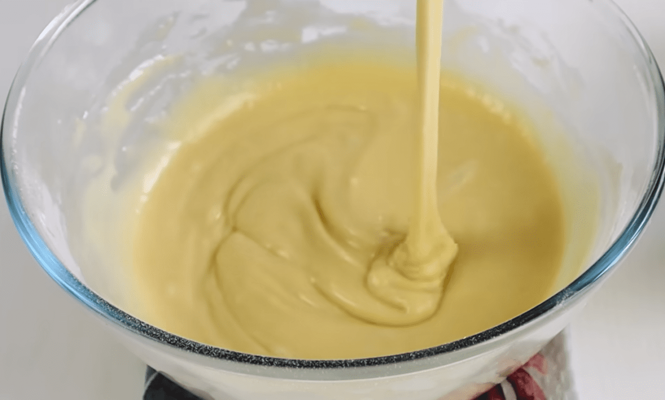 Рецепт простого і бюджетного пирога до чаю: дуже пухкий і смачний