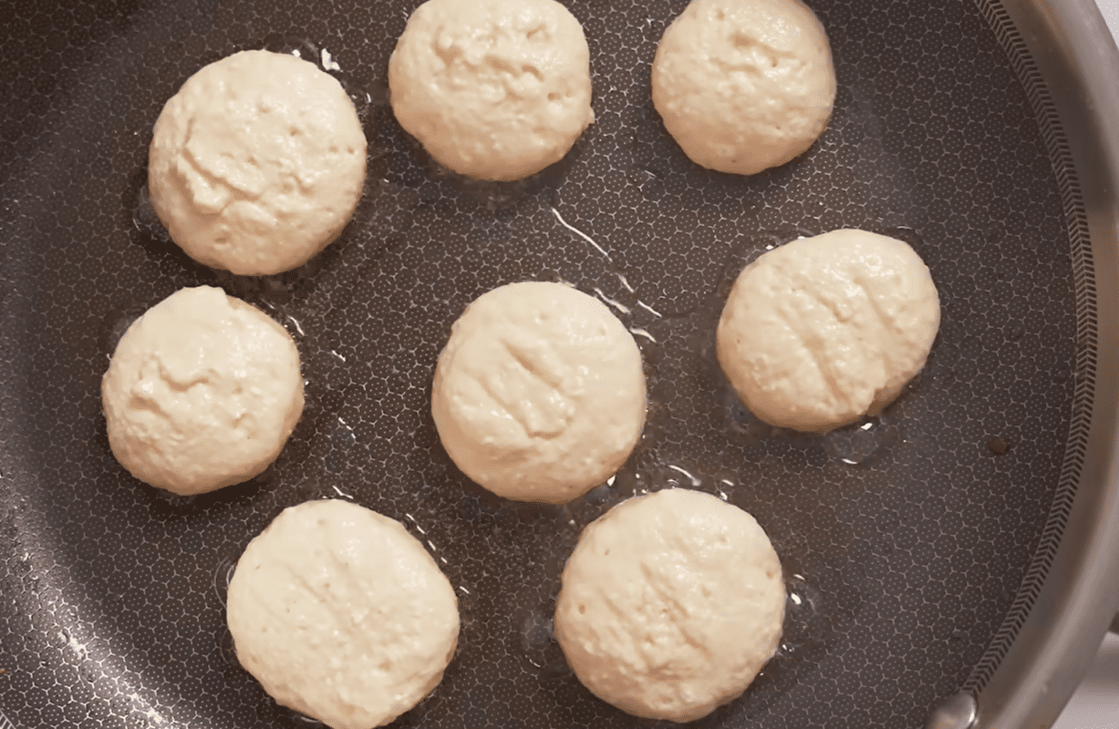 Рецепт дуже пухких і смачних оладок з кисломолочного сиру