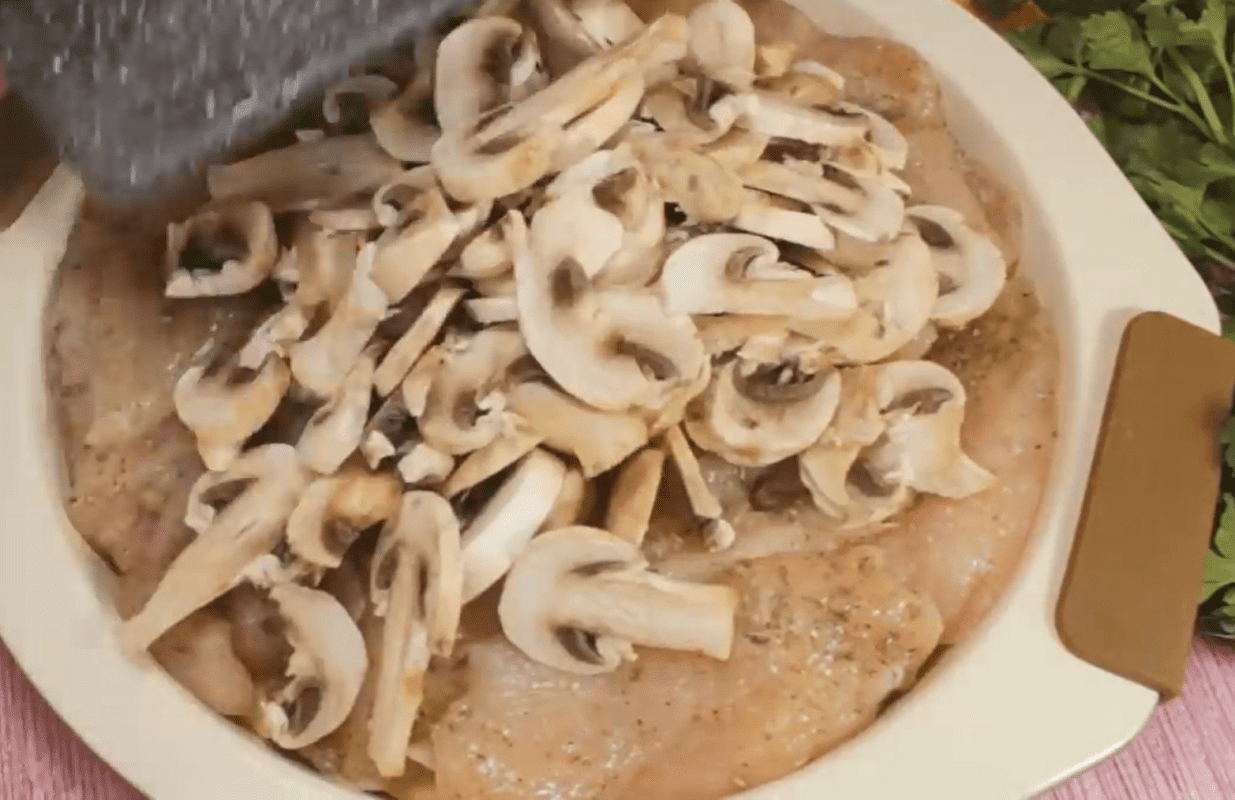 Рецепт смачної і ситної вечері в духовці за 30 хвилин