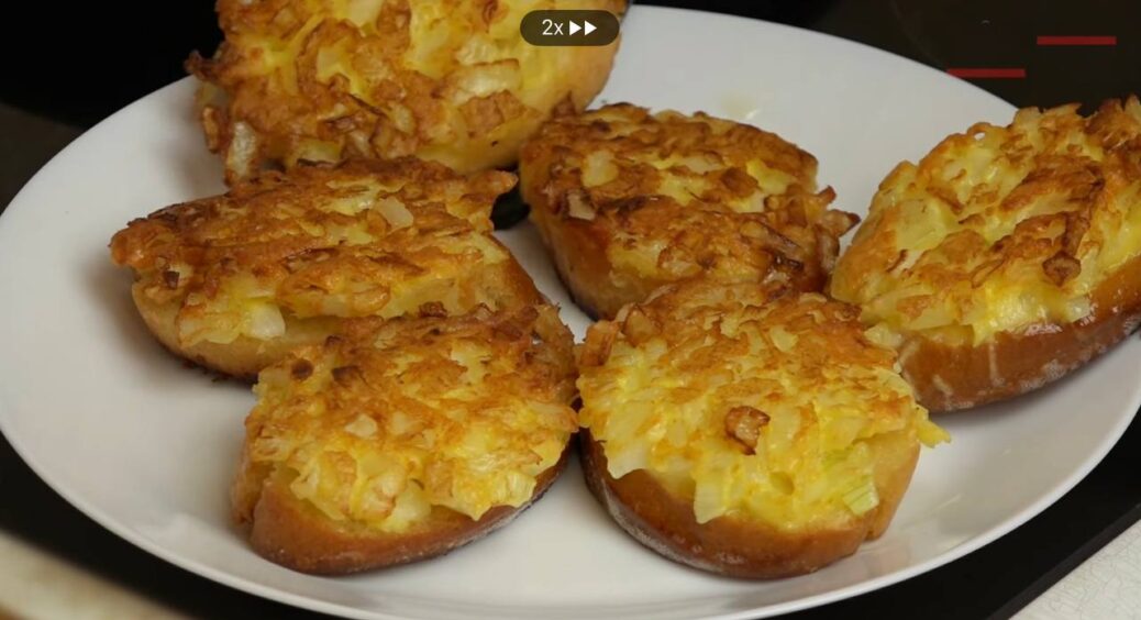 Готую бутерброди з мого дитинства: зараз їх називають “німецькими” – перетираю цибулю і сир 