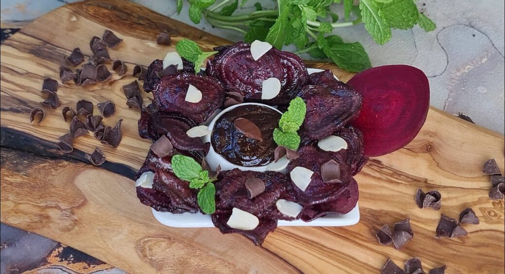 Буряк і темний шоколад – разом неочікуванно смачно: ідеальна страва до домашнього застілля 