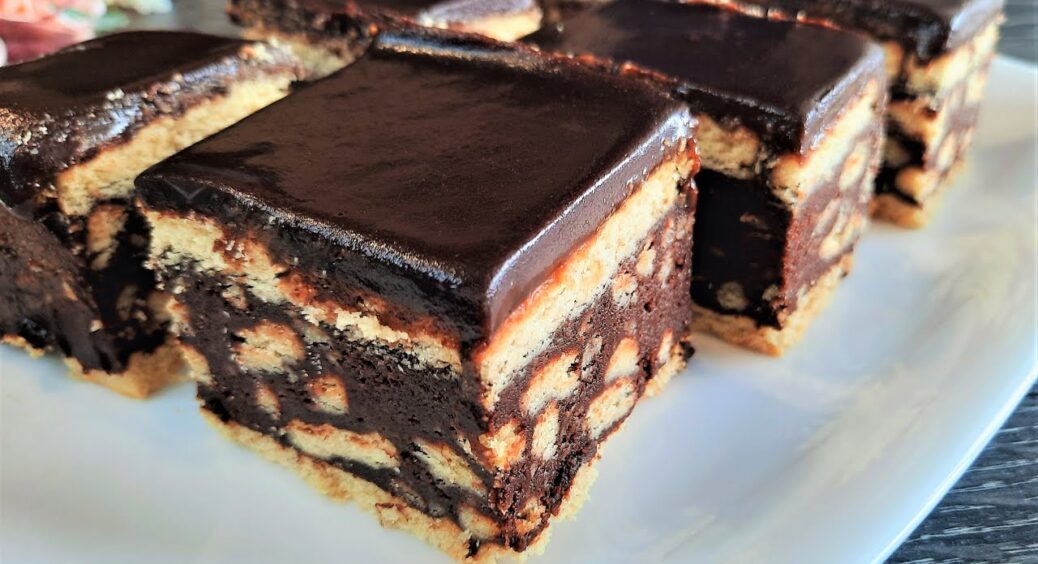 Як швидко приготувати шоколадний торт: 1 секрет від кухаря — цей рецепт любила Королева 