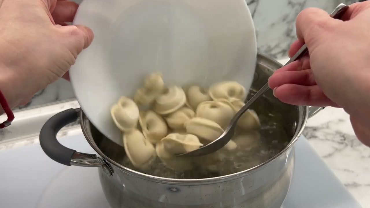 Кулінари розповіли, як правильно готувати пельмені