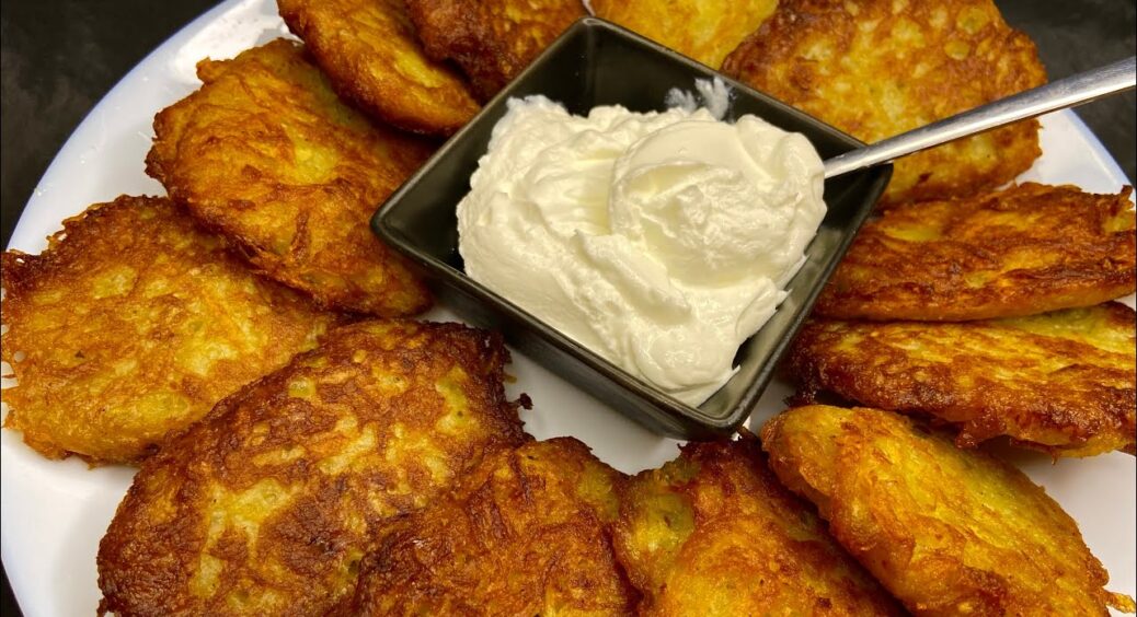 Десятиліттями перевірений метод: до картоплі – 1 л. кукурудзяного крохмалю. Не деруни, а пісня 