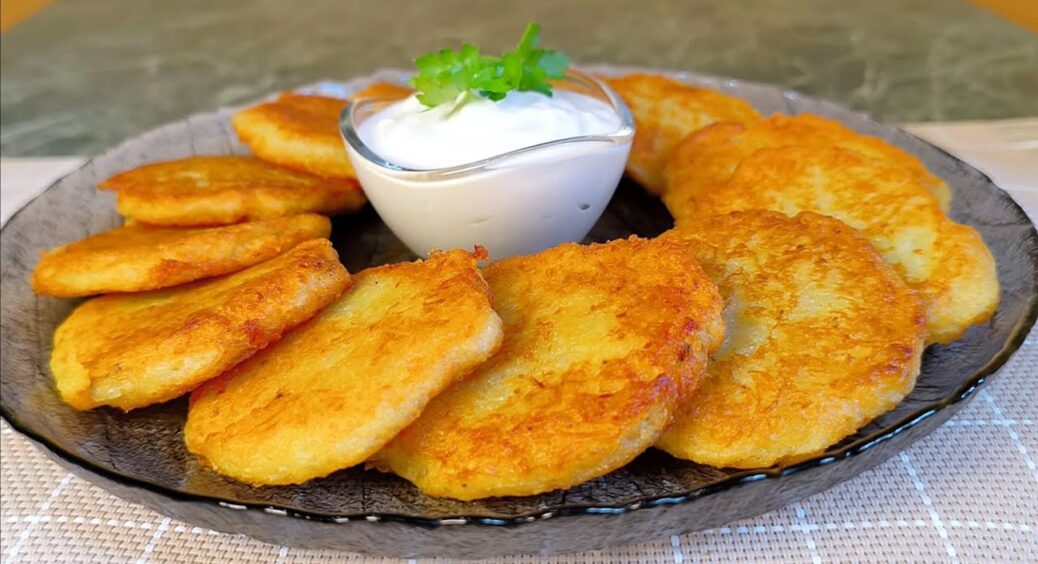 Напрочуд економно та дуже смачно: полтавчанки готують деруни без грама борошна за 30 хвилин 