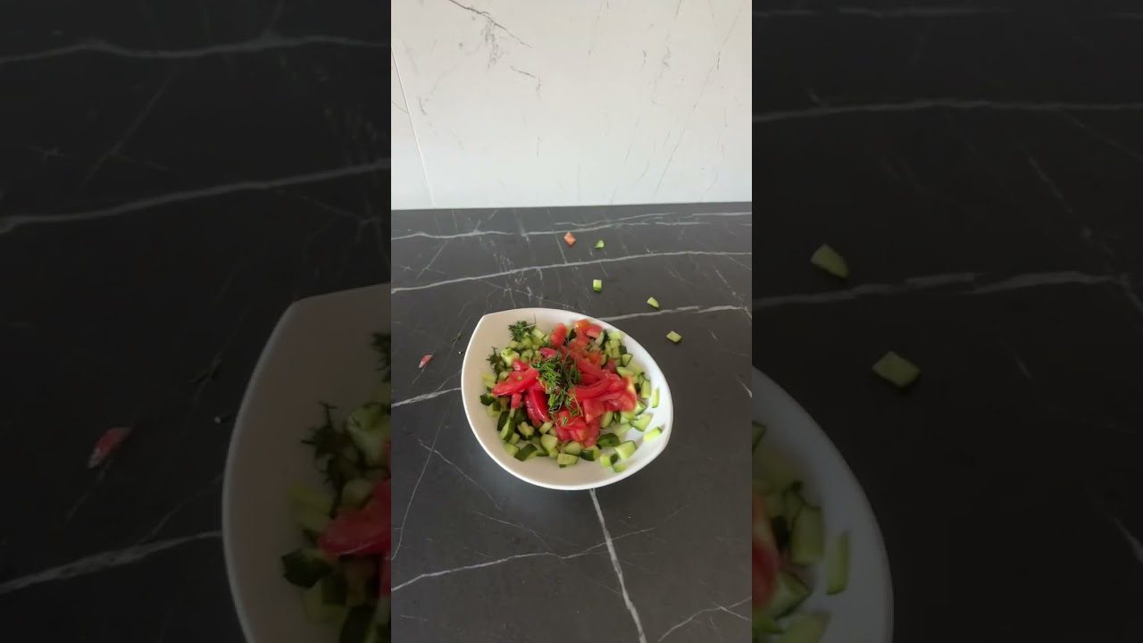 Дієтологи розповіли, чому не можна поєднувати огірки та помідори в одному салаті