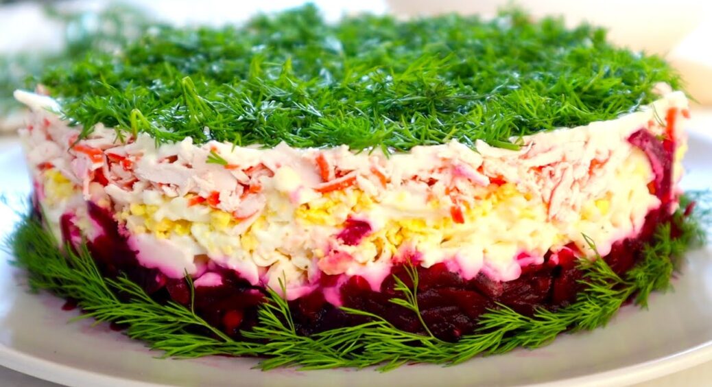 Простий, але неймовірно смачний: салат “Рожевий Фламінго” з буряка — готую вже 5-й раз 