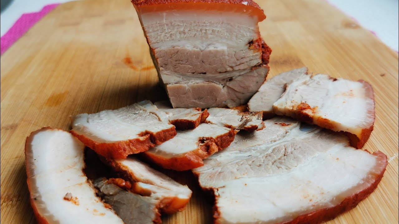 Рецепт солоної грудинки, яка виглядає як копчена