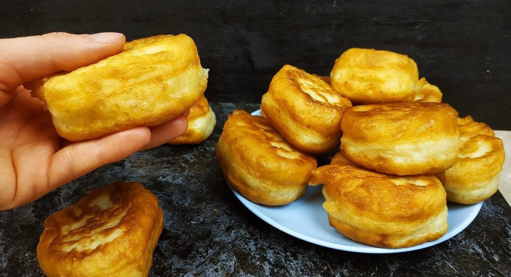 Пишні оладки, як пух, без дріжджів: цей рецепт підкорив все моє село — ідеальний смак 