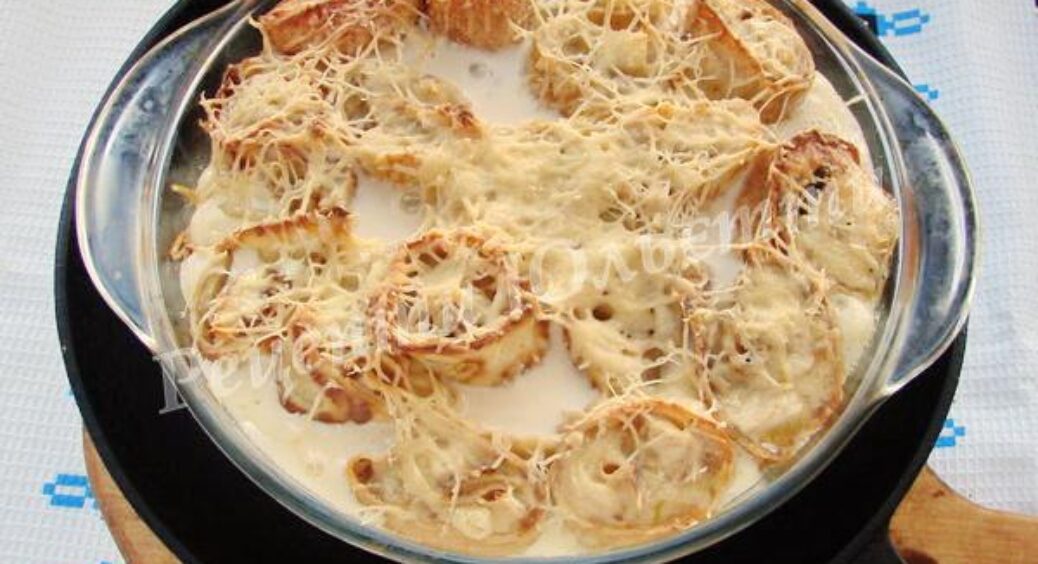 Ситна запіканка з млинців з куркою та сирним соусом – хіт 2026: пальчики оближеш 