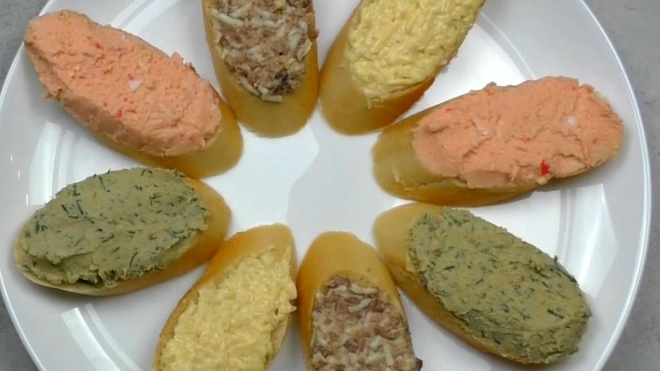Рецепти 3 недорогих намазок на святковий стіл замість нарізки з ковбаси