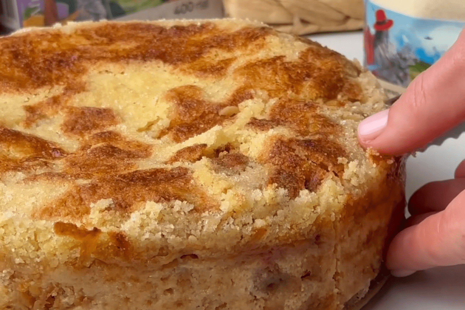 Кулінари поділились рецептом ситного яблучного пирога до чаю