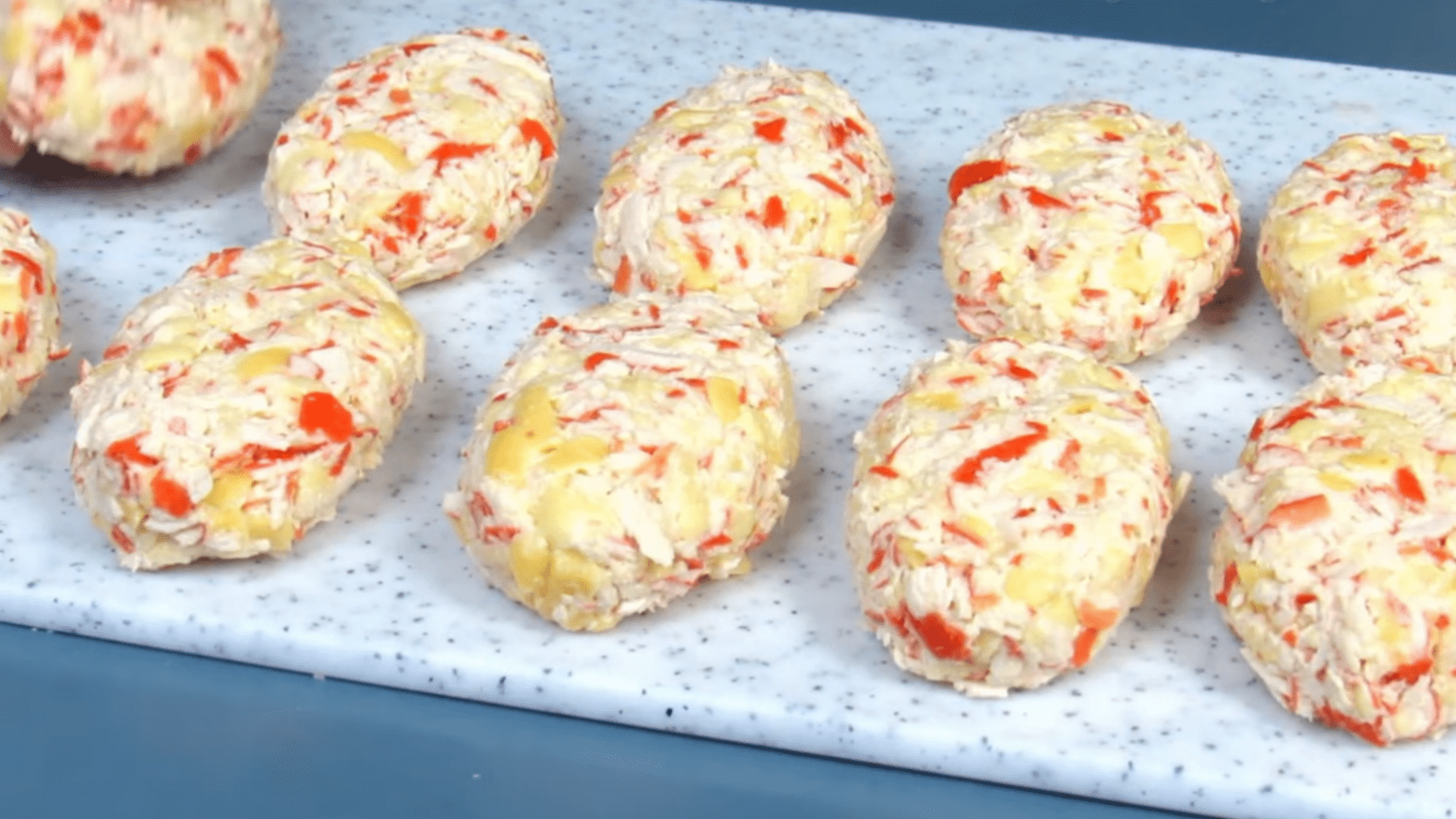 Кулінари поділились рецептом ніжних котлет із крабових паличок