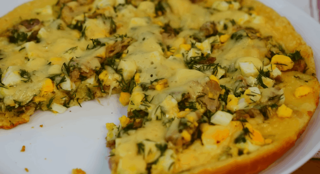 Витрачаю рівно 10 хвилин: лінивий пиріг на сковороді, який рятує мою нервову систему 