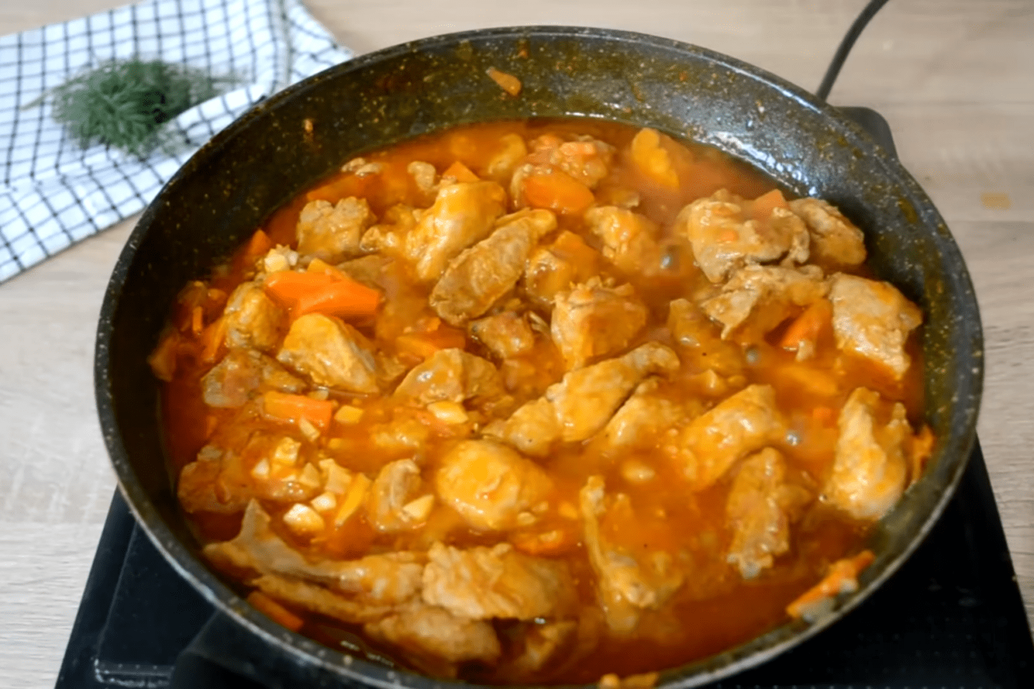 Кулінари розсекретили, як смачно приготувати свинину на сковороді за 30 хвилин Кулінари розсекретили, як смачно приготувати свинину на сковороді за 30 хвилин