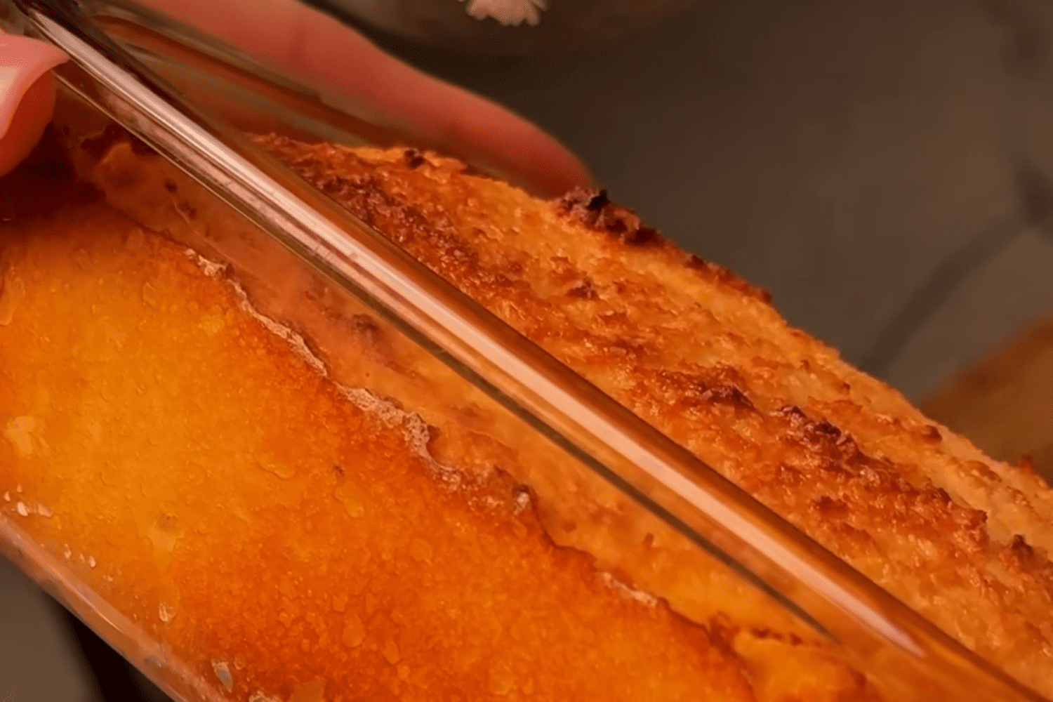 Кулінари поділились рецептом ніжного й вологого кокосового торта в духовці Кулінари поділились рецептом ніжного й вологого кокосового торта в духовці