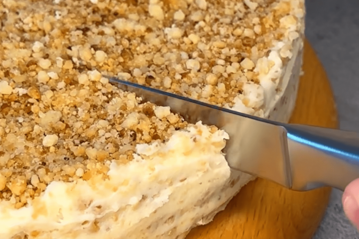 Кулінари поділились простим рецептом торта Пломбір без випічки