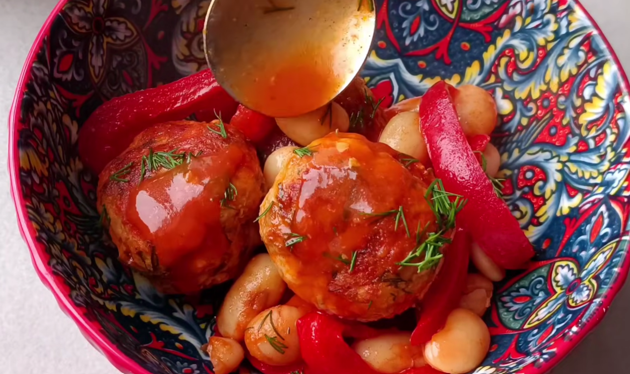 Фрикадельки з квасолею в іспанському стилі – швидко, просто смачно