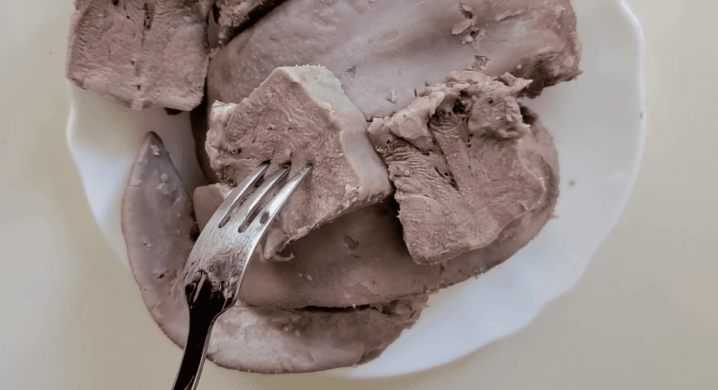 Замість дорогого балика беру свинячий язик: перевірений рецепт для ідеальної нарізки 