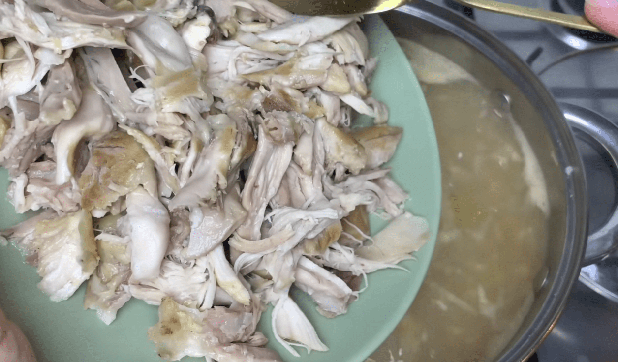 Рецепт курячого польського супу, який підкорив своїм смаком мільйони людей
