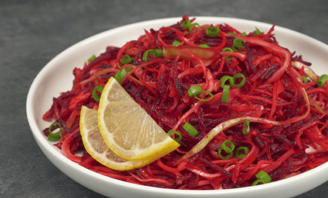 Кулінари розповіли про салат, який добре виводить рідину з організму