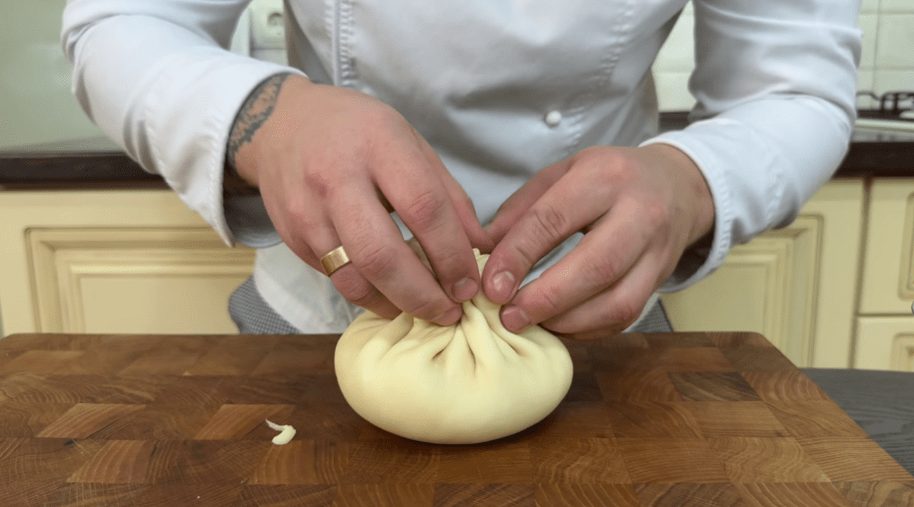 Кухарі дали рецепт смачного сирно-картопляного хліба на сковороді