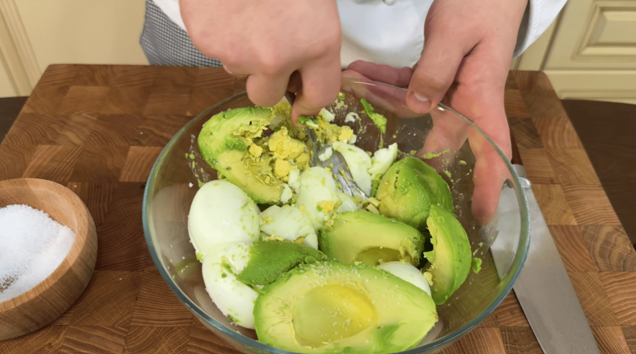 Рецепт смачного білкового сніданку, який можна приготувати без світла