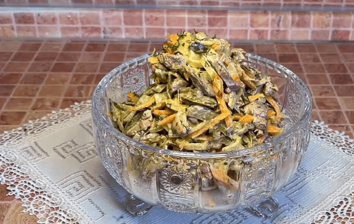 Кулінари згадали 2 найвідоміші салати з радянської їдальні, які готували щодня