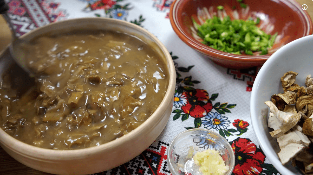 Рецепт легендарної закарпатської підливи із сушених місцевих грибів