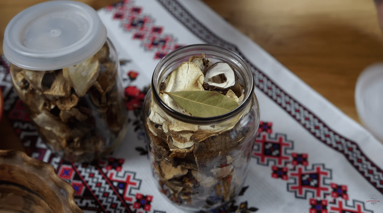 Рецепт легендарної закарпатської підливи із сушених місцевих грибів